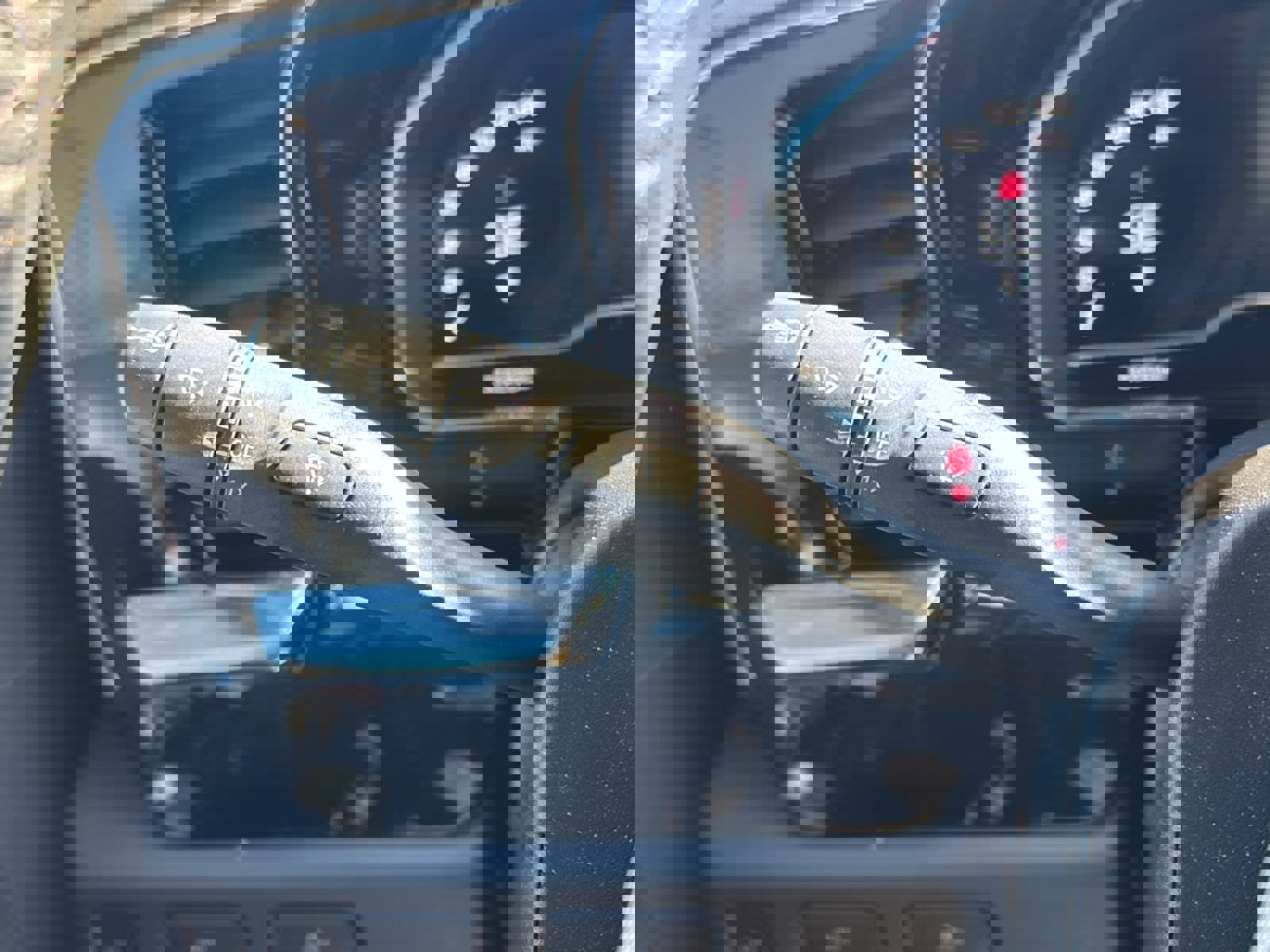 Used 2023 GMC Sierra 1500 Elevation image 25