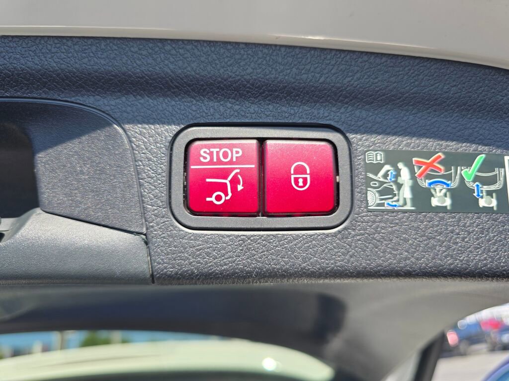 Used 2022 Mercedes-Benz GLE 350 4MATIC image 11