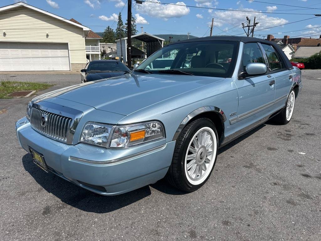 Used 2010 Mercury Grand Marquis LS RWD image 2