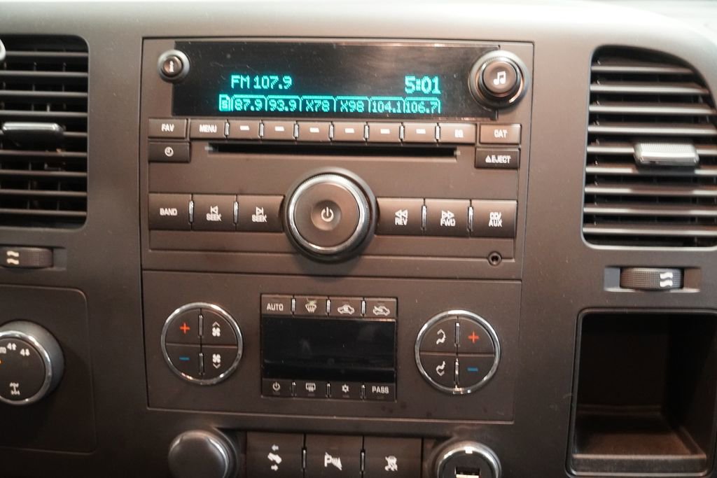 Used 2011 Chevrolet Silverado 1500 LT w/ All-Star Edition AWD/4WD image 18