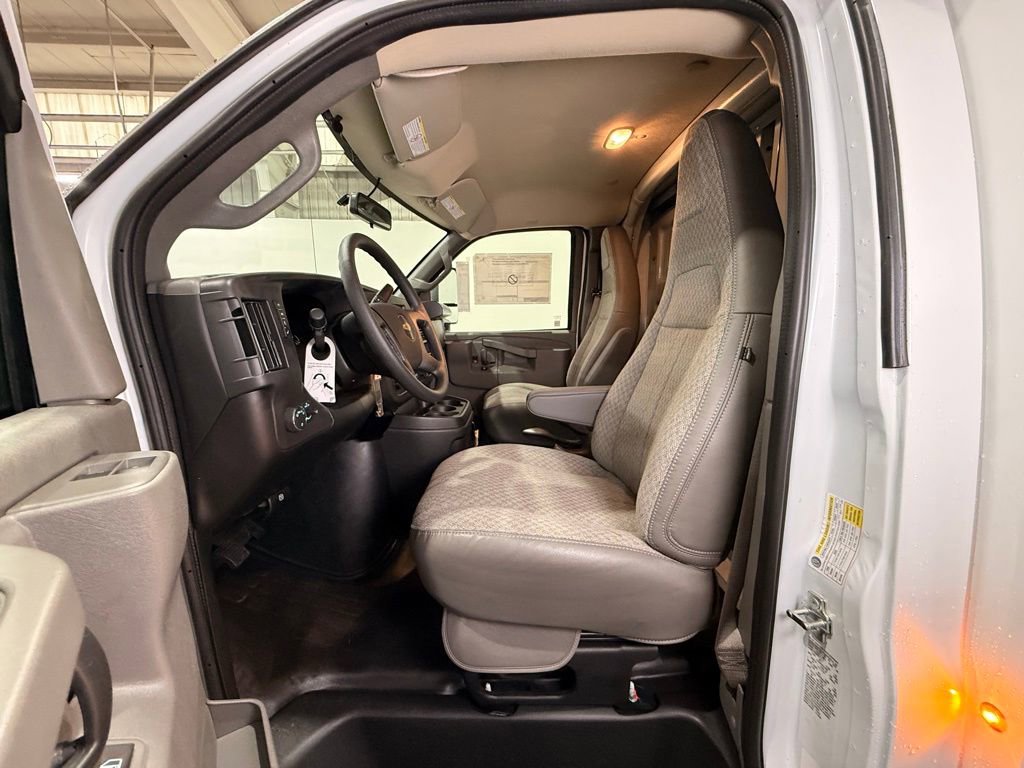 New 2025 Chevrolet Express 3500 Work Van w/ Power Convenience Package image 17