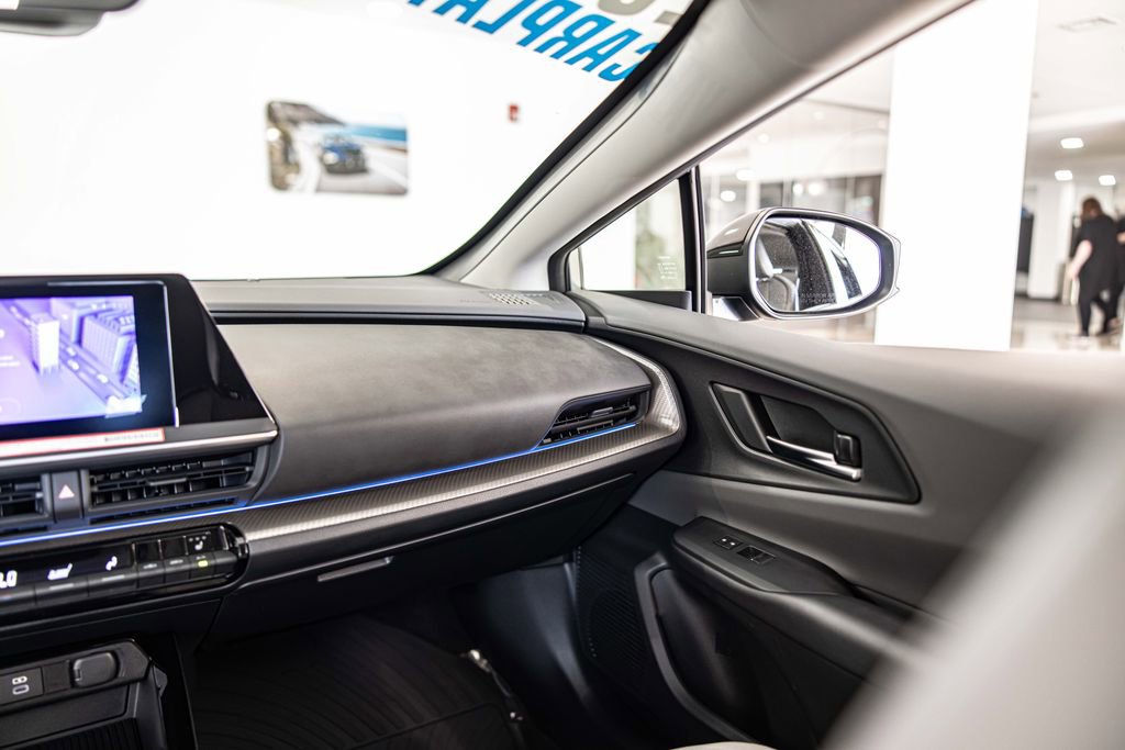 Used 2026 Toyota Prius XLE FWD image 36