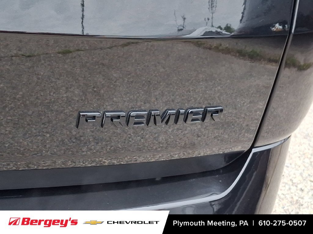 Used 2023 Chevrolet Traverse Premier FWD image 37