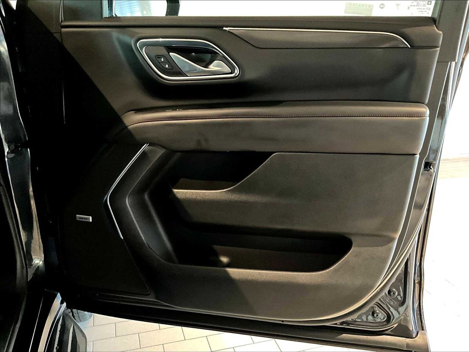 Used 2024 Chevrolet Tahoe RST w/ Luxury Package AWD/4WD image 27