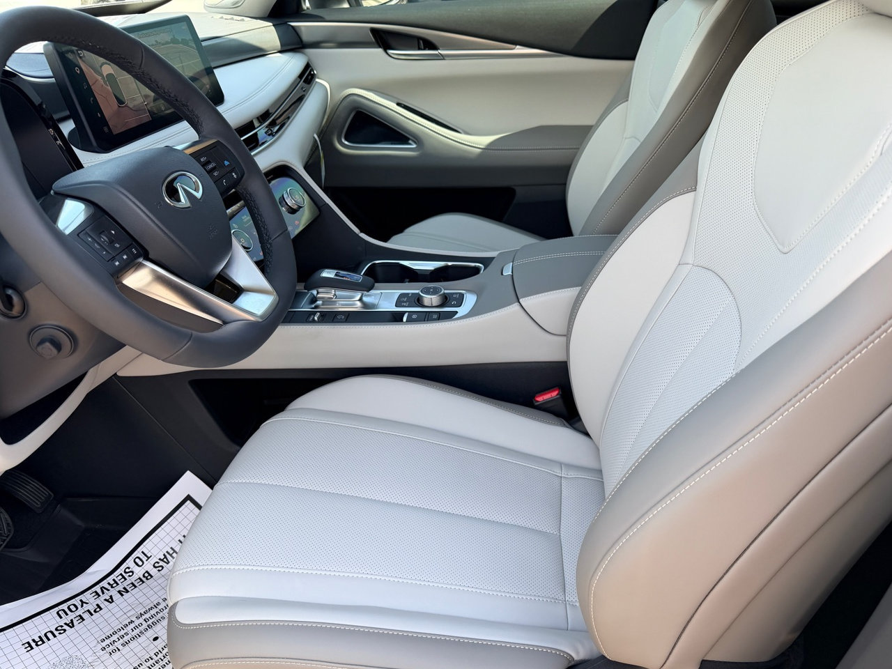 New 2027 INFINITI QX60 Luxe FWD image 15