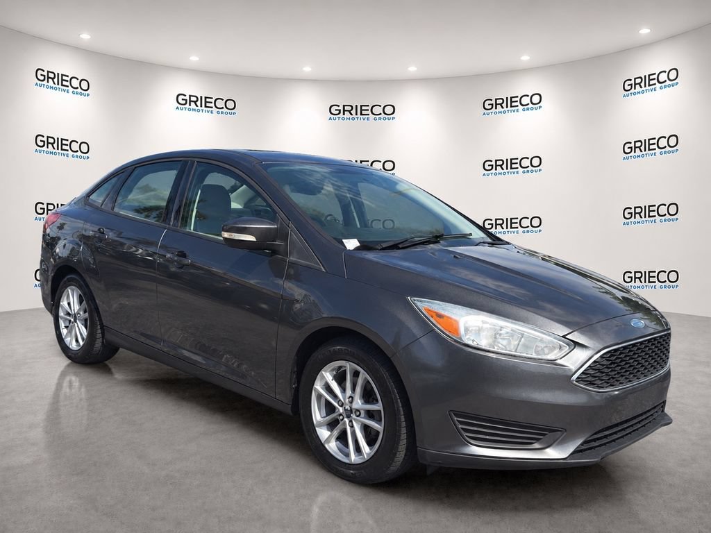 Used 2017 Ford Focus SE FWD image 1