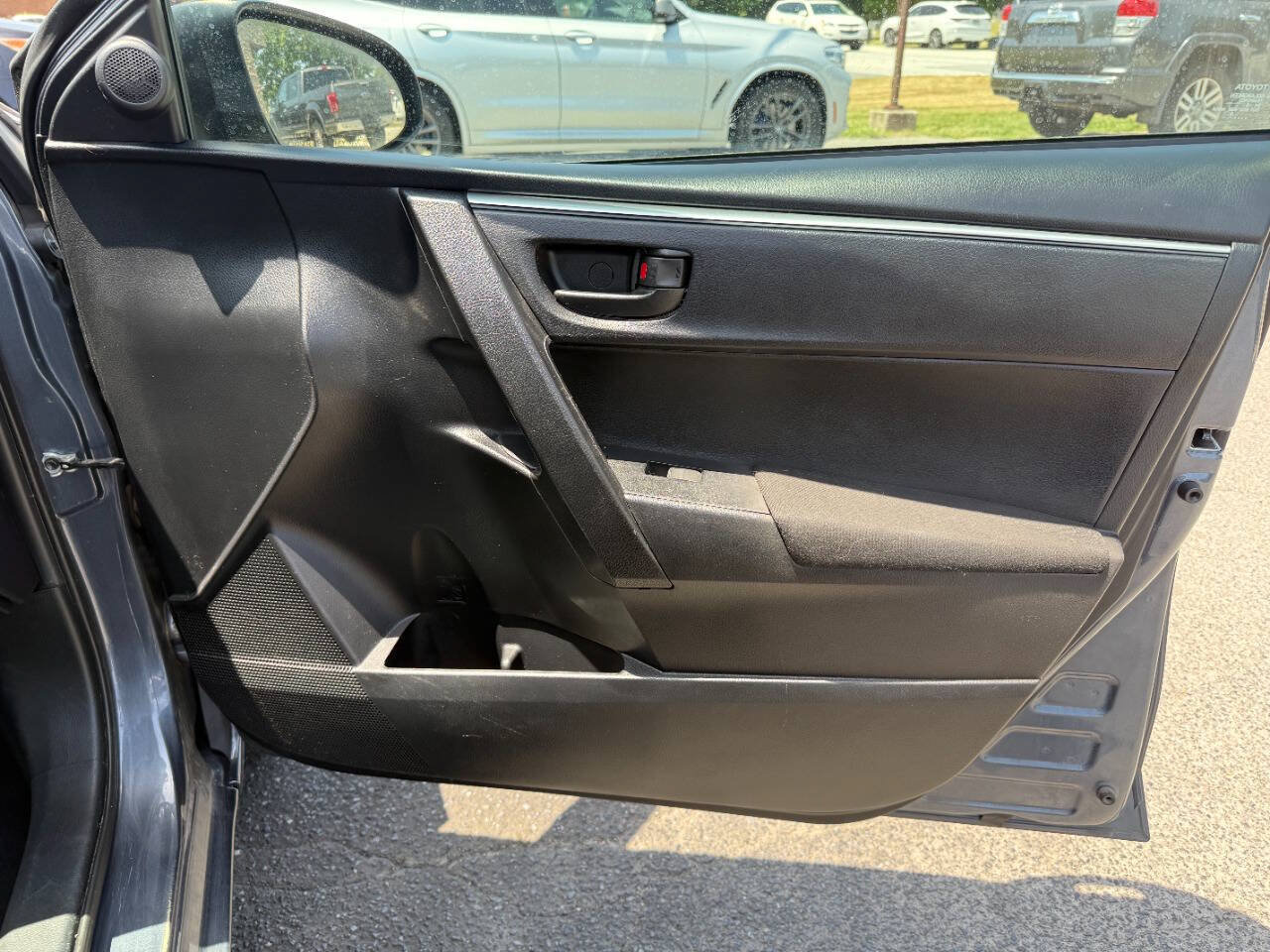 Used 2016 Toyota Corolla L FWD image 29