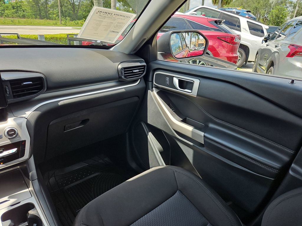 Used 2022 Ford Explorer XLT image 10