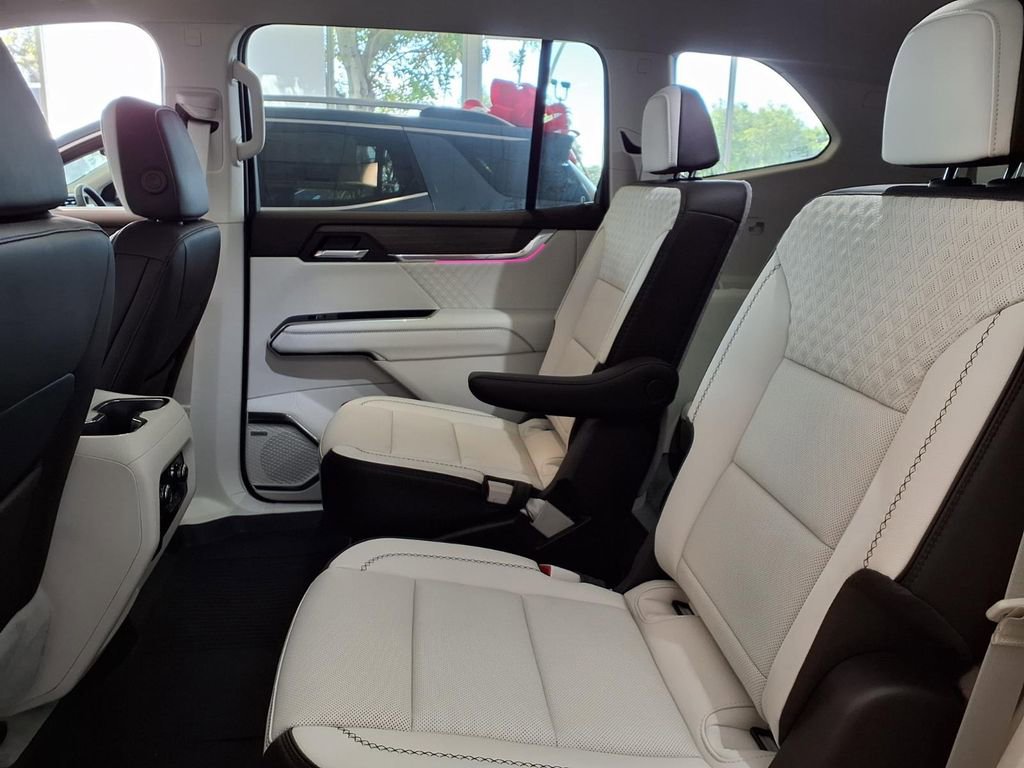 New 2026 GMC Acadia Denali w/ Super Cruise Package FWD image 9