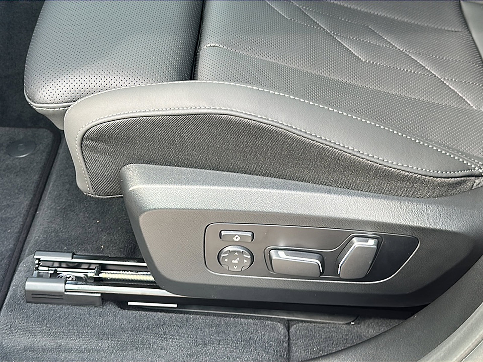 New 2026 BMW X3 xDrive30 w/ Premium Package image 12