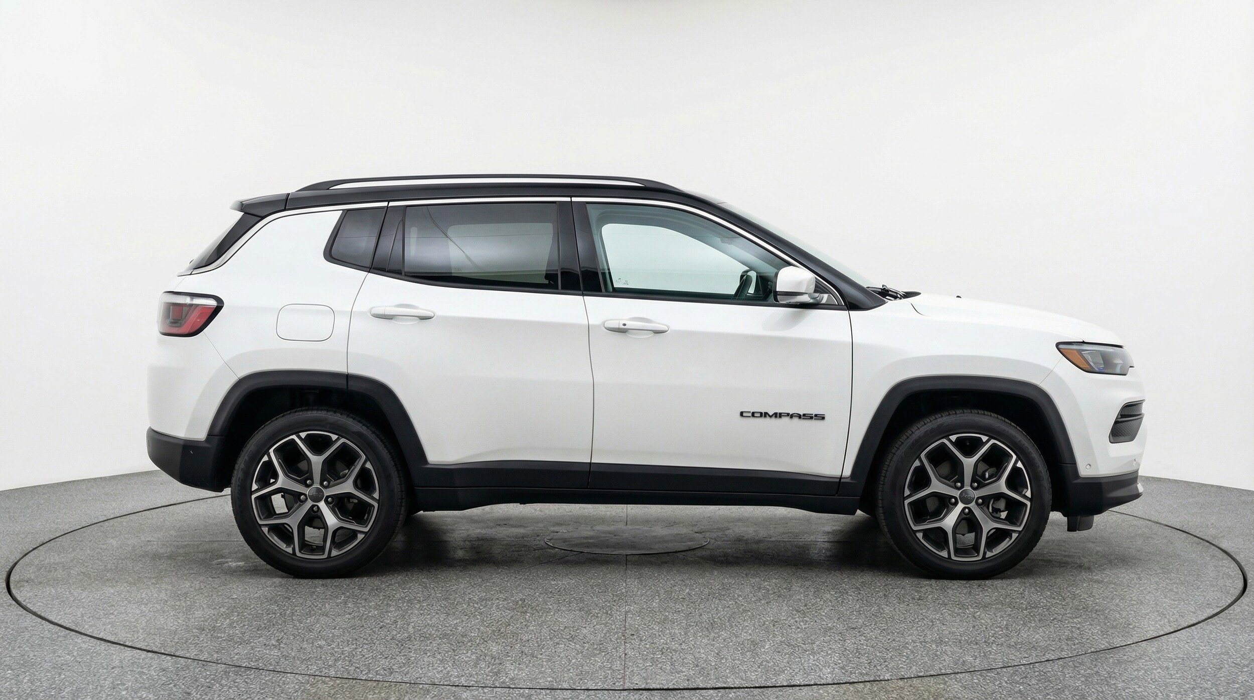 Used 2025 Jeep Compass Limited AWD/4WD image 8