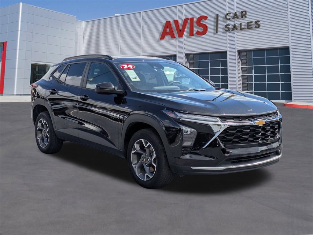 Used 2024 Chevrolet Trax LT image 3