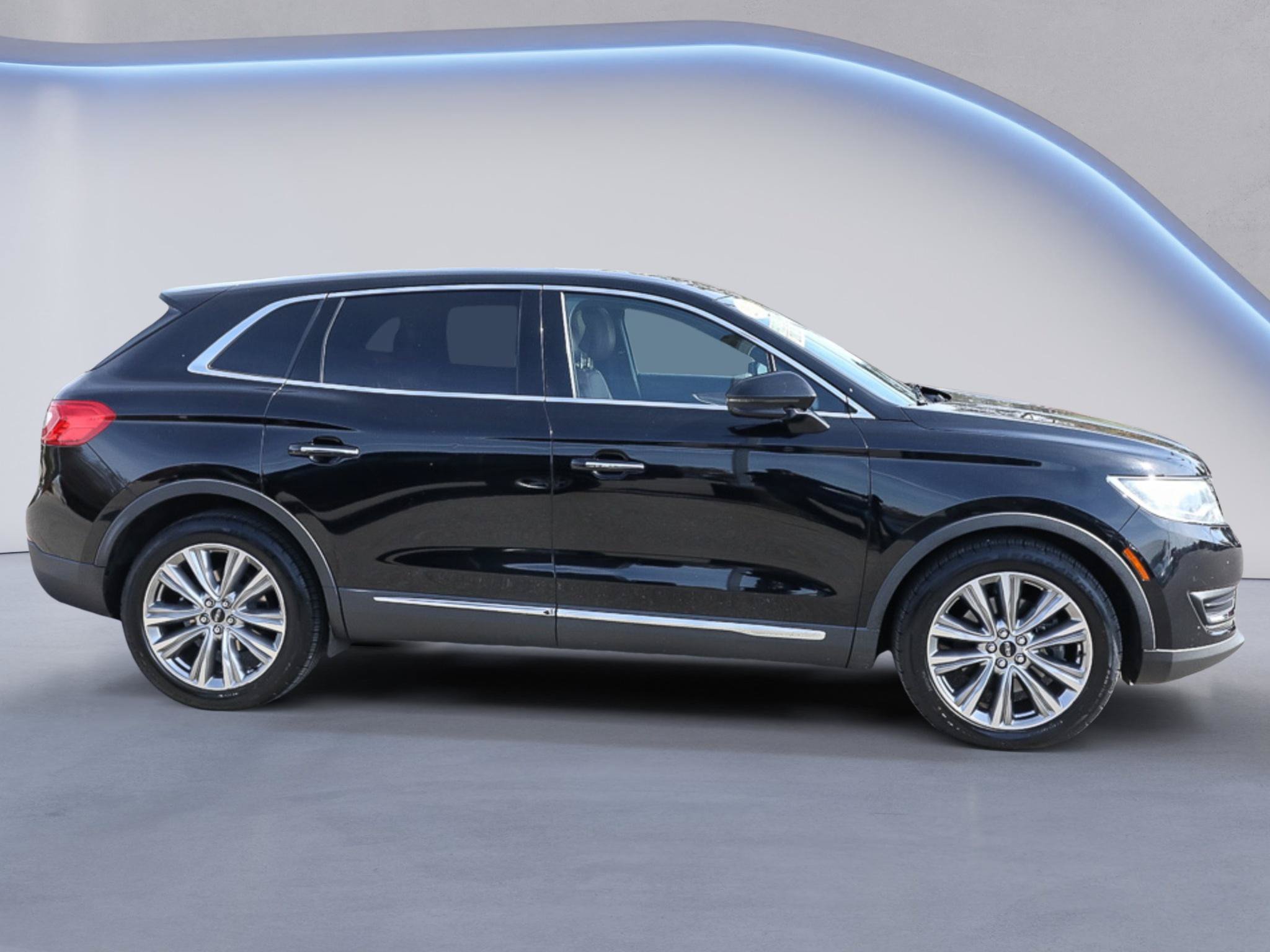 Used 2017 Lincoln MKX Reserve w/ Lincoln MKX Climate Package AWD/4WD image 11