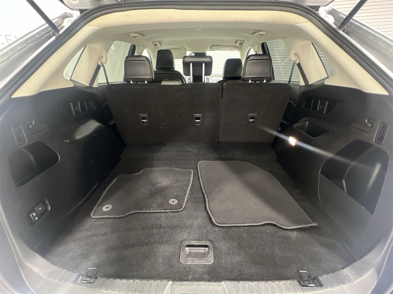 Used 2023 Ford Edge SEL image 23