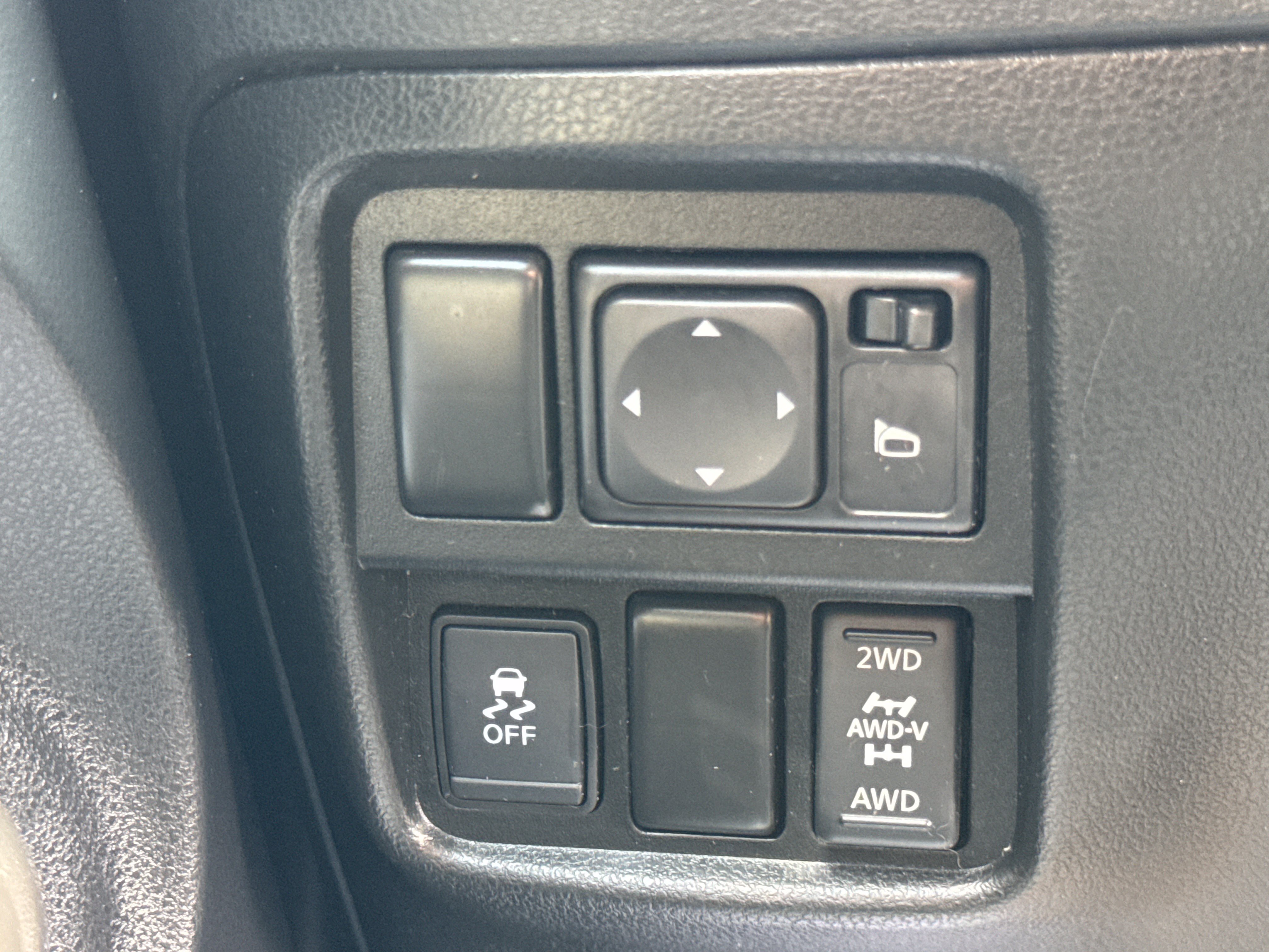Used 2014 Nissan Juke SL AWD/4WD image 15