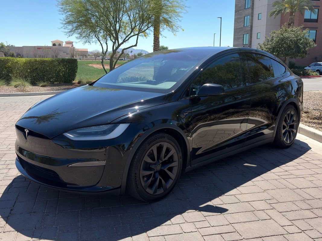 Used 2022 Tesla Model X image 1