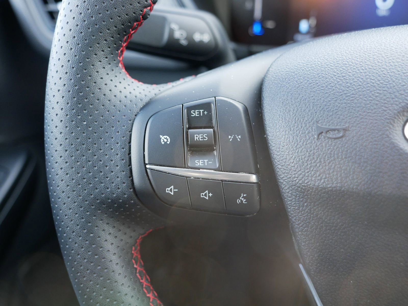 Certified 2025 Ford Escape ST-Line image 32