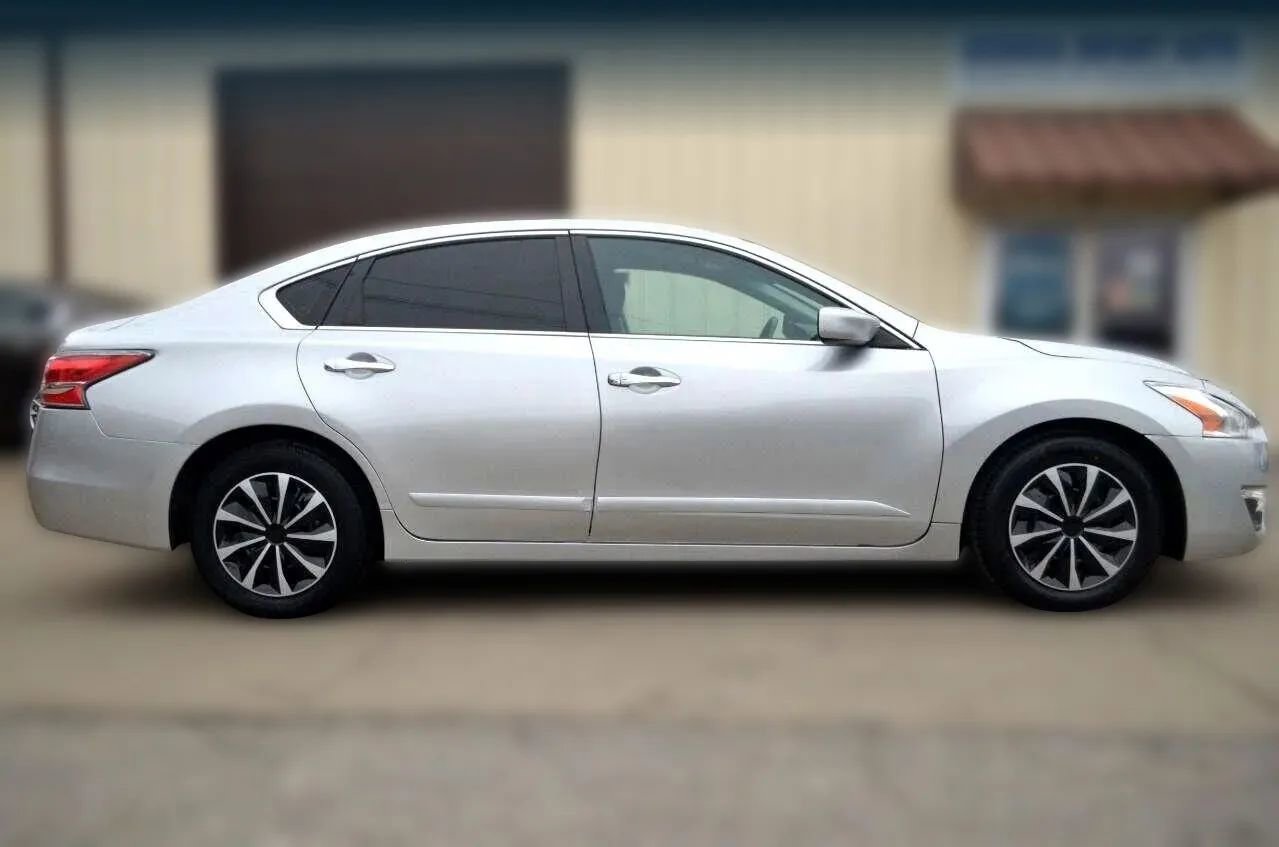 Used 2015 Nissan Altima 2.5 S w/ Power Driver Seat Package FWD image 12