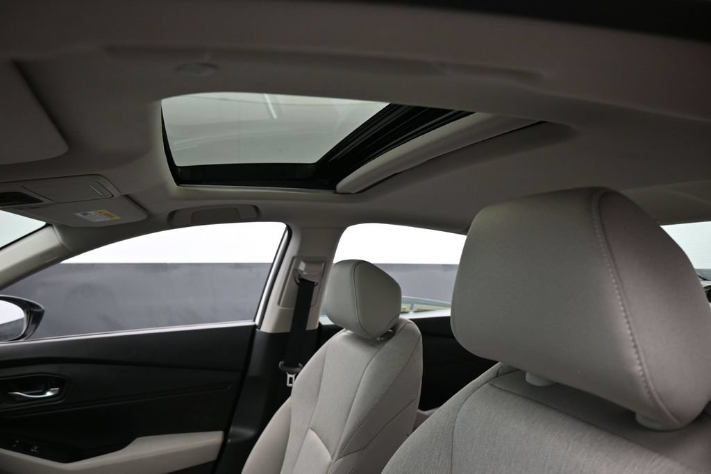 Used 2025 Honda Accord SE image 11