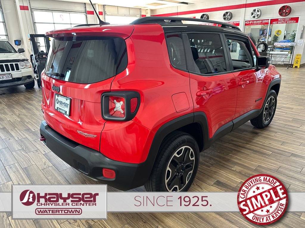 Used 2017 Jeep Renegade Trailhawk w/ Premium Trailhawk Package image 5