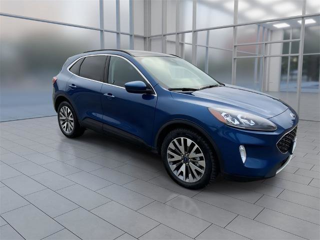 Certified 2022 Ford Escape Titanium w/ Class II Trailer Tow Package image 2