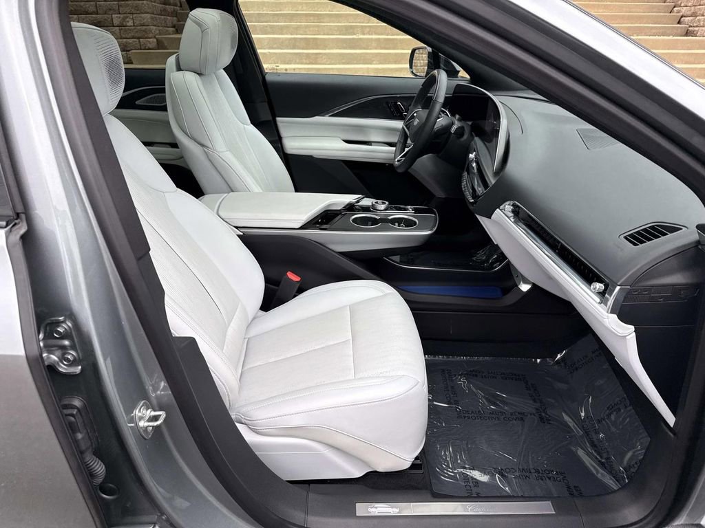 Certified 2024 Cadillac Lyriq Sport image 11