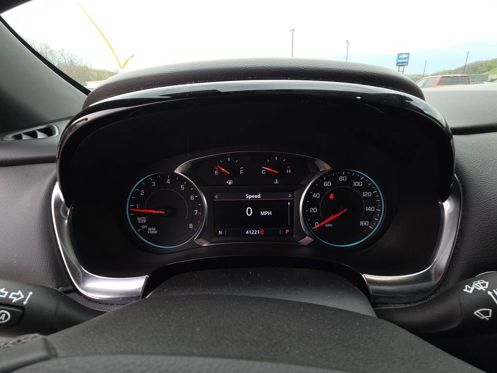 Used 2023 Chevrolet Traverse LT image 9