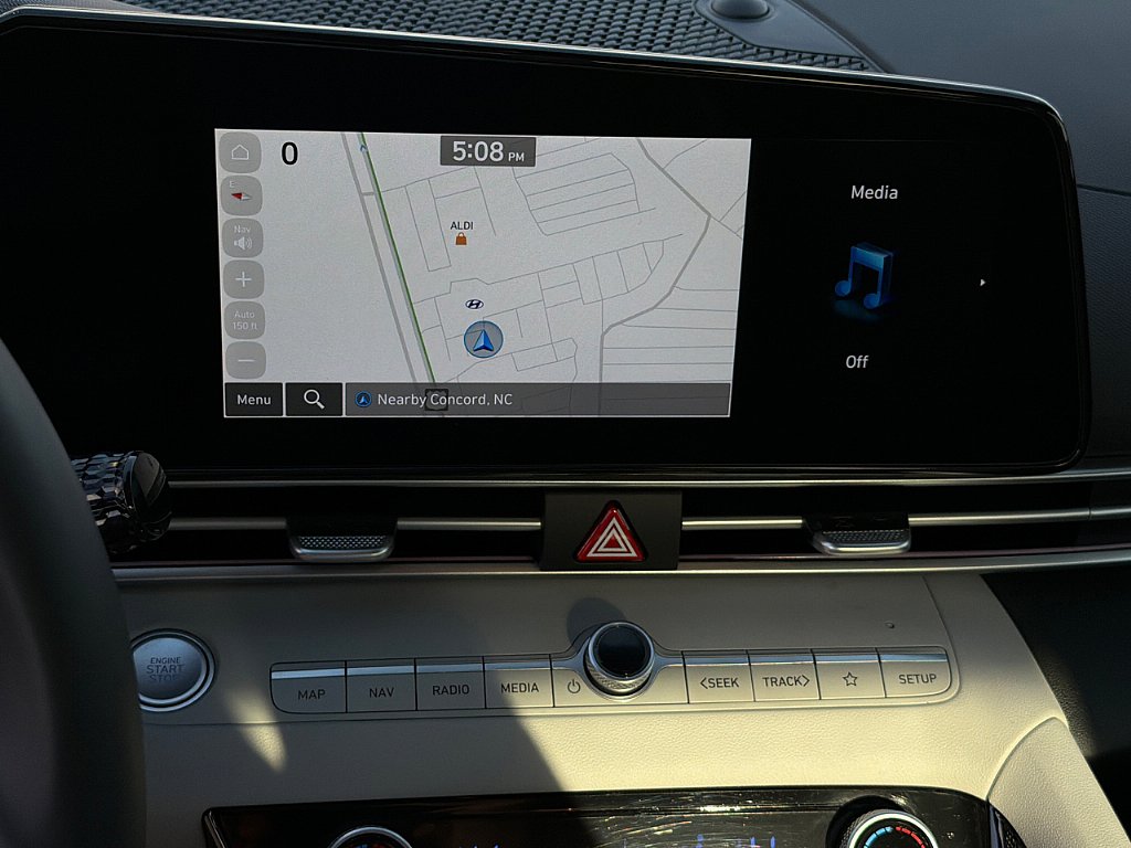 Certified 2025 Hyundai Elantra Limited image 10