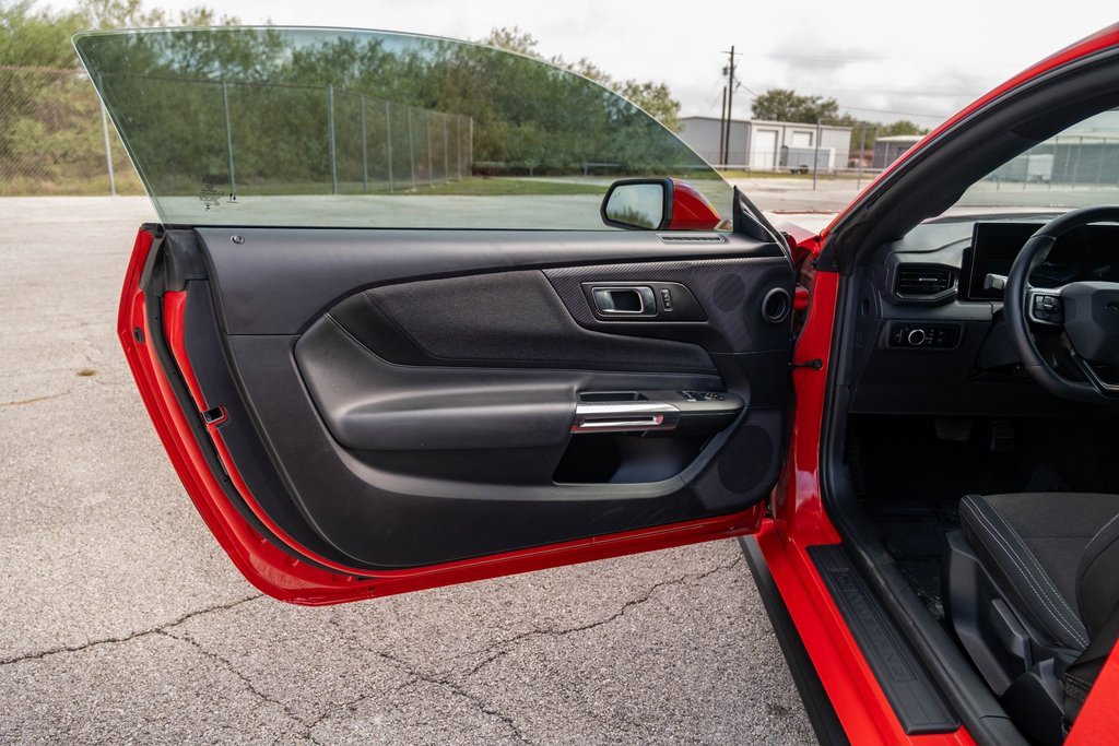 Used 2024 Ford Mustang Coupe image 10