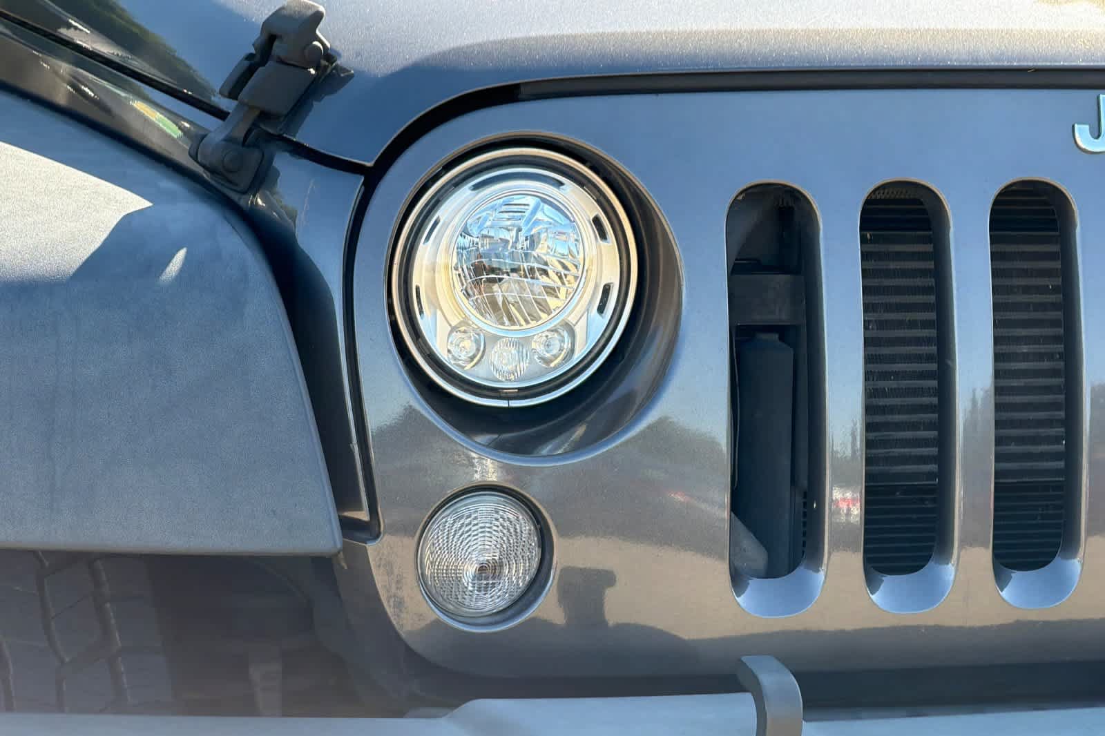 Used 2018 Jeep Wrangler Sport AWD/4WD image 7