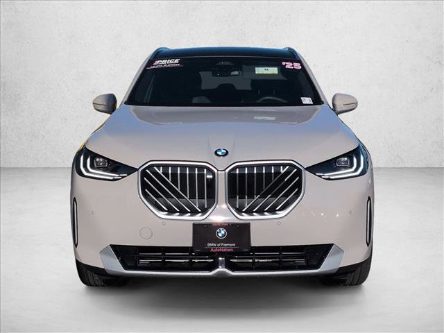 Used 2025 BMW X3 xDrive30i w/ Premium Package image 2