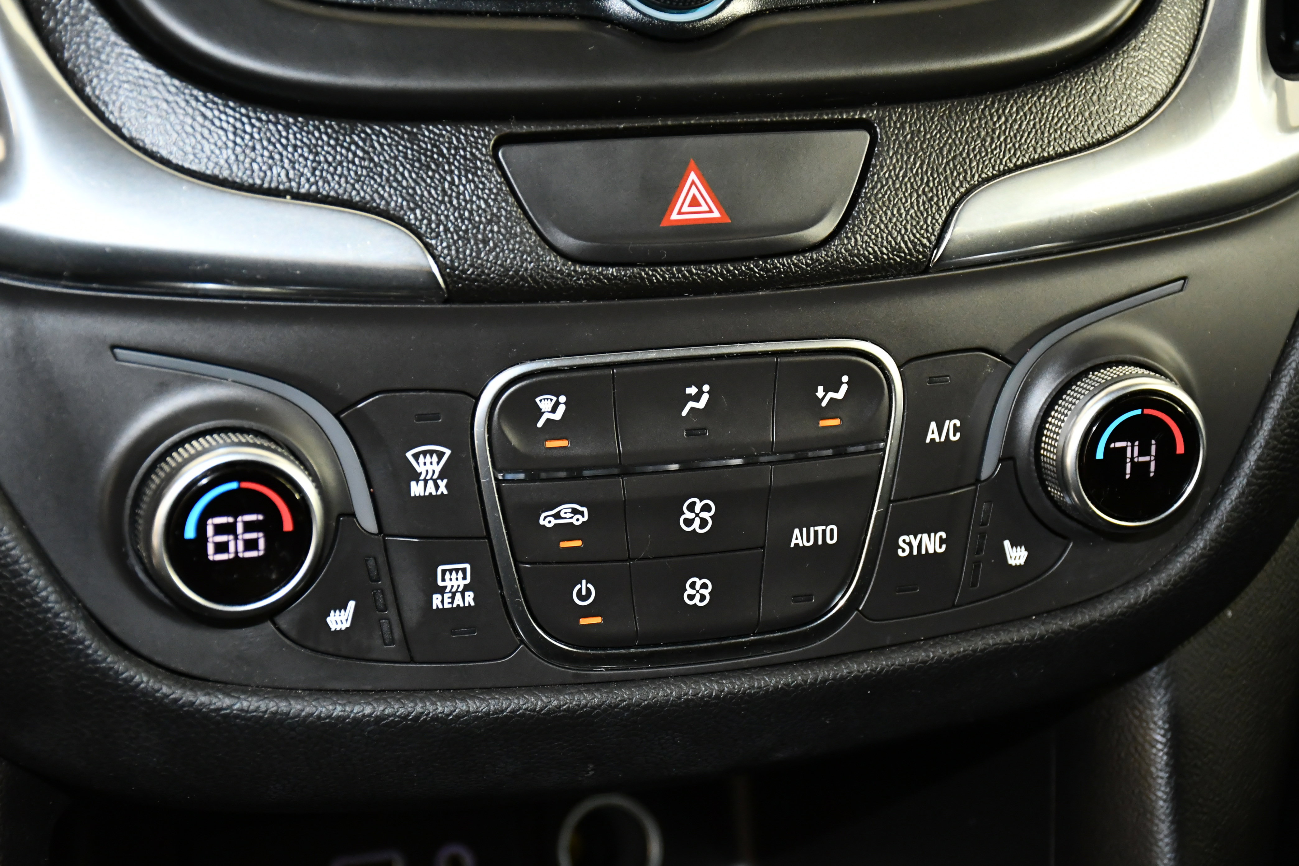 Used 2019 Chevrolet Equinox LT image 28