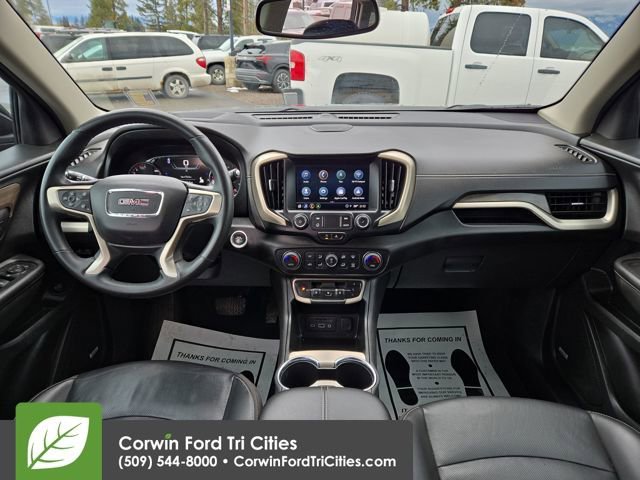 Used 2023 GMC Terrain Denali w/ Denali Premium Package AWD/4WD image 3