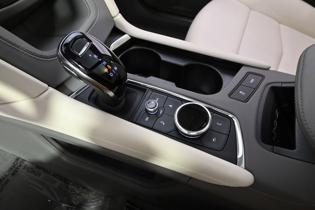 New 2025 Cadillac XT5 Premium Luxury w/ LPO, Floor Liner Package AWD/4WD image 32