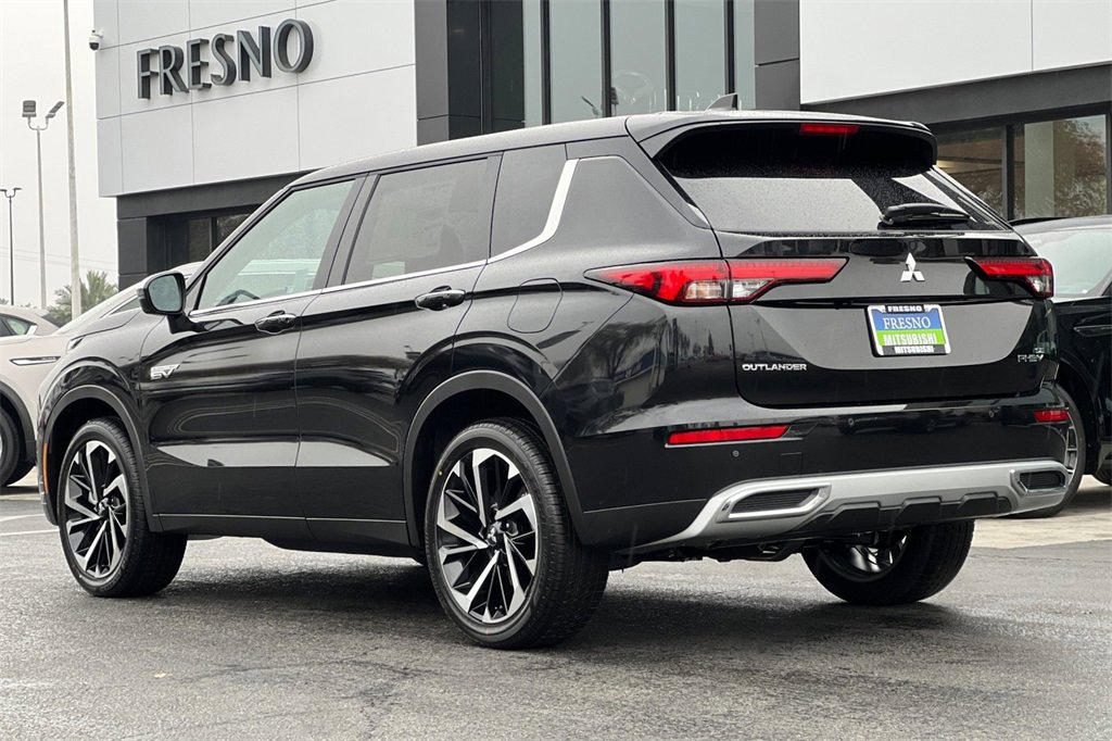 New 2025 Mitsubishi Outlander SE image 7