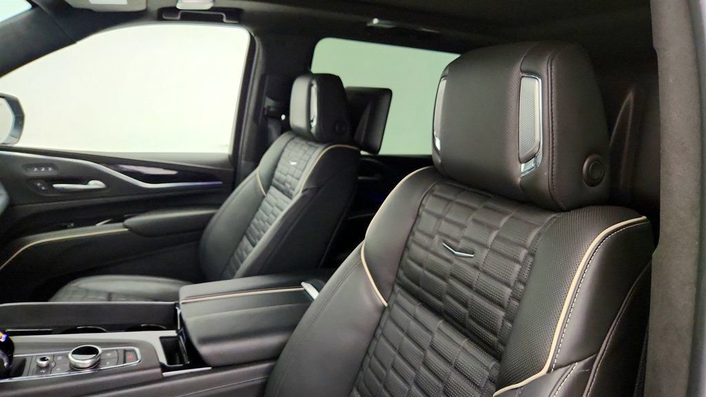 Used 2024 Cadillac Escalade ESV V w/ LPO, ONYX Package AWD/4WD image 22