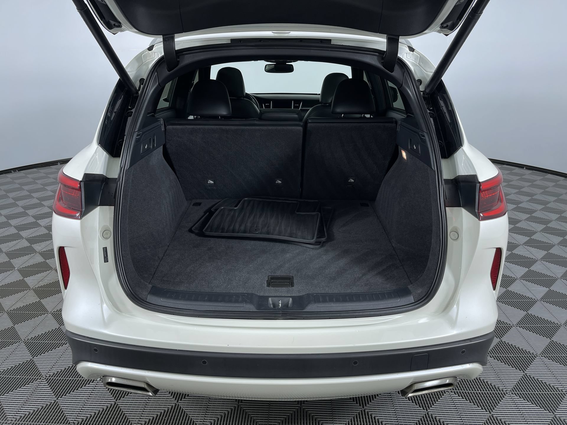 Used 2021 INFINITI QX50 Luxe w/ Appearance Package AWD/4WD image 24