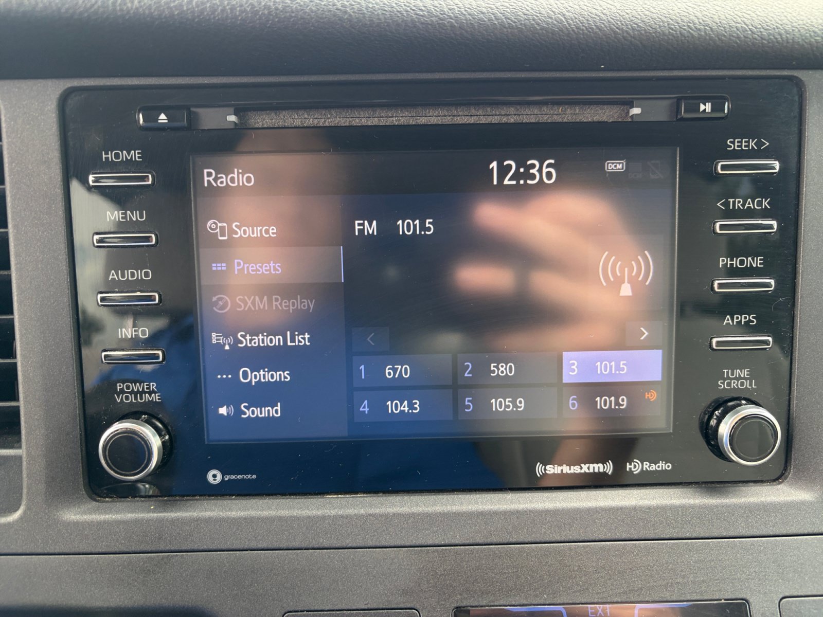 Used 2018 Toyota Sienna LE AWD/4WD image 20