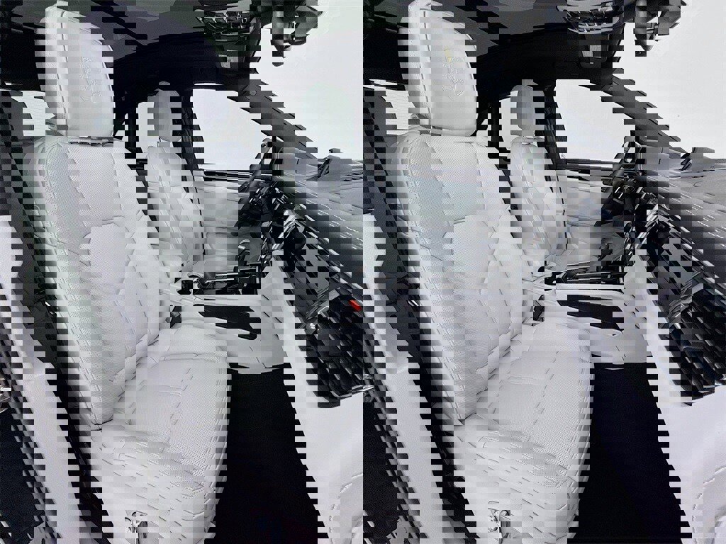 New 2026 Porsche Macan Turbo image 33