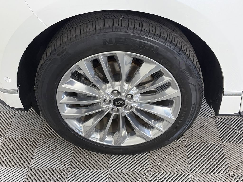 Used 2020 Ford Edge Titanium w/ Equipment Group 301A image 8