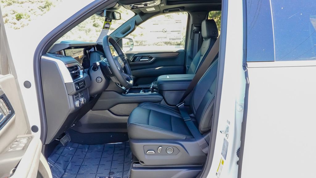 New 2026 GMC Yukon XL Denali w/ Denali Reserve Package image 13