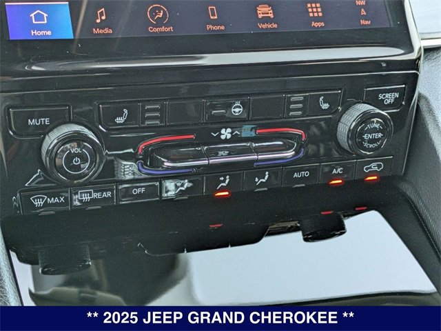 New 2025 Jeep Grand Cherokee Limited w/ Black Appearance Package image 23