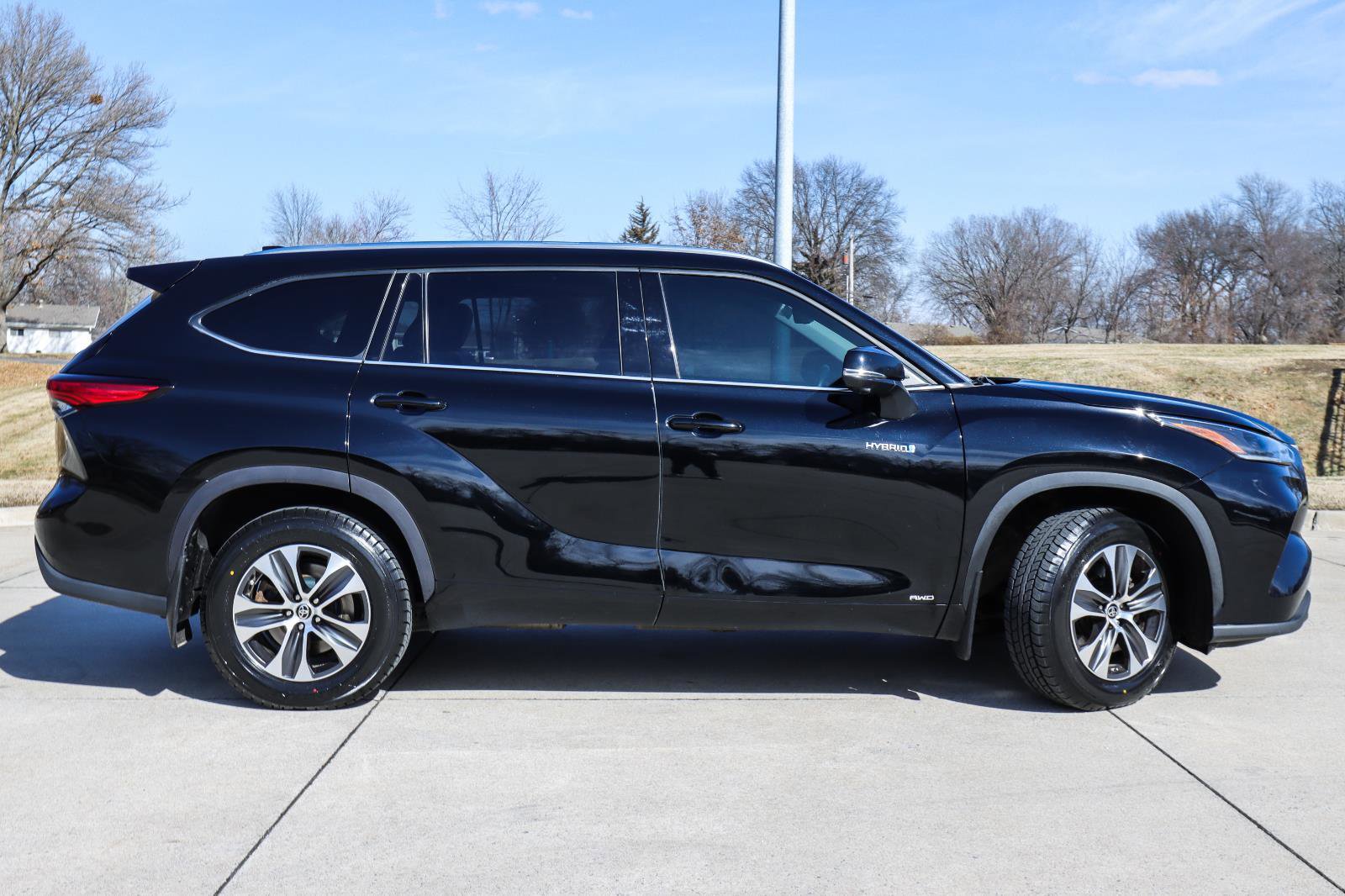 Used 2021 Toyota Highlander XLE image 5