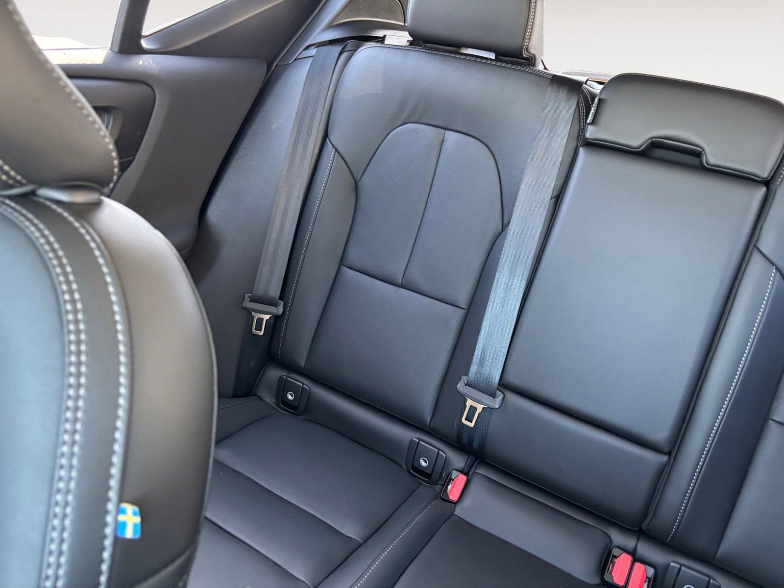 New 2025 Volvo XC40 B5 Plus w/ Protection Package Premier image 13