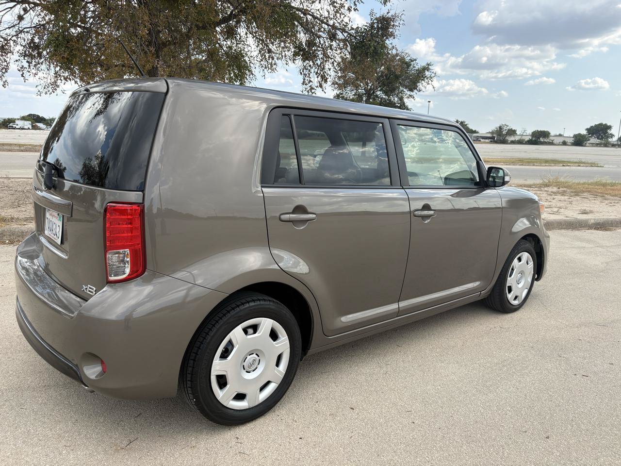 Used 2013 Scion xB FWD image 51