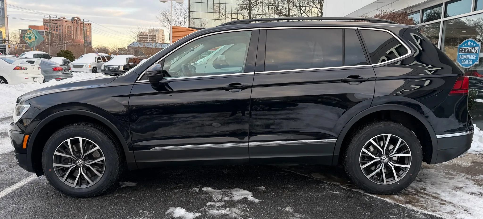 Used 2020 Volkswagen Tiguan S image 4