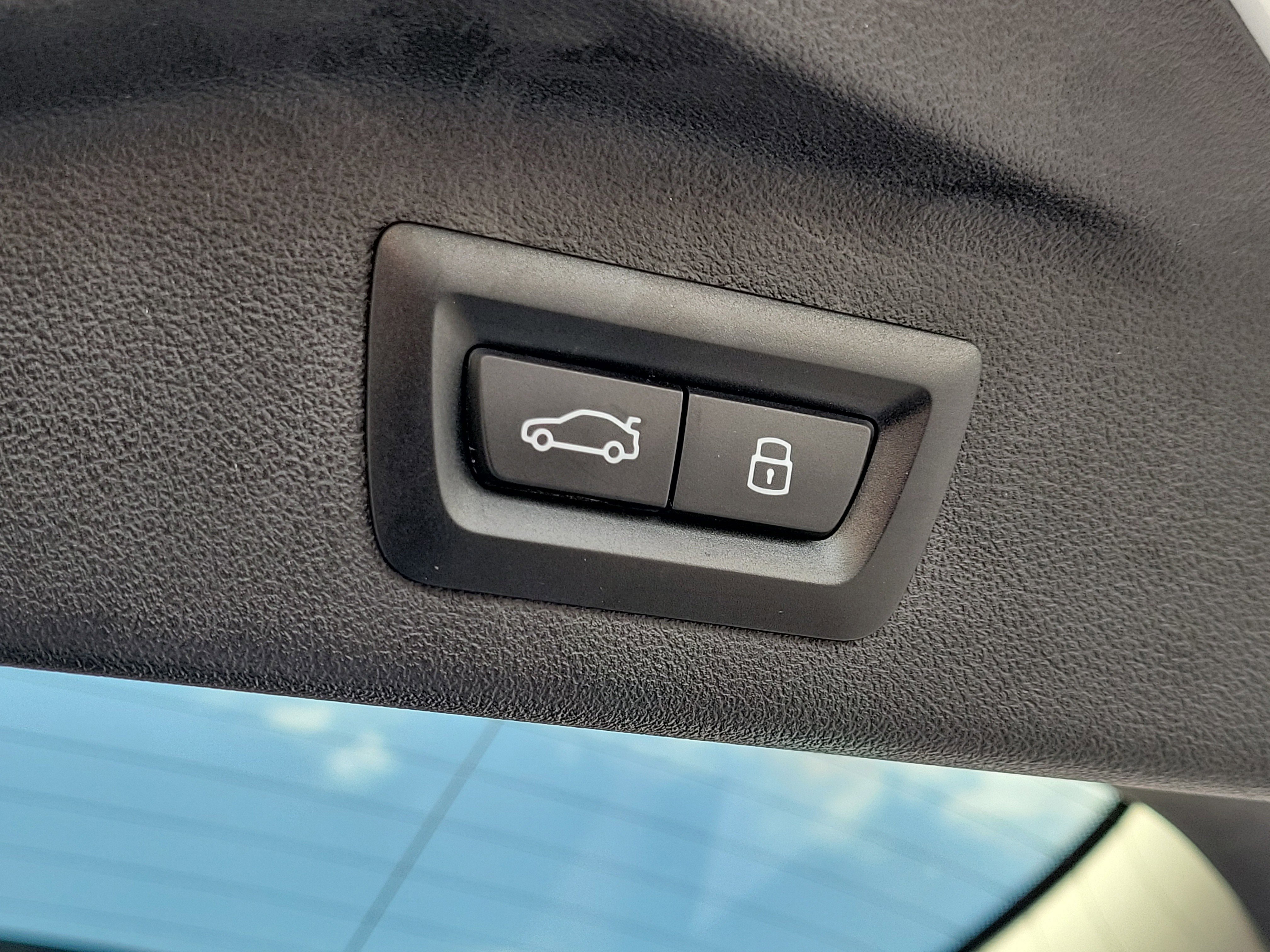 Certified 2024 BMW X7 xDrive40i w/ Premium Package AWD/4WD image 9