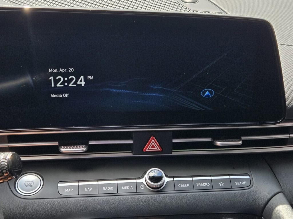 Certified 2024 Hyundai Elantra SEL FWD image 18