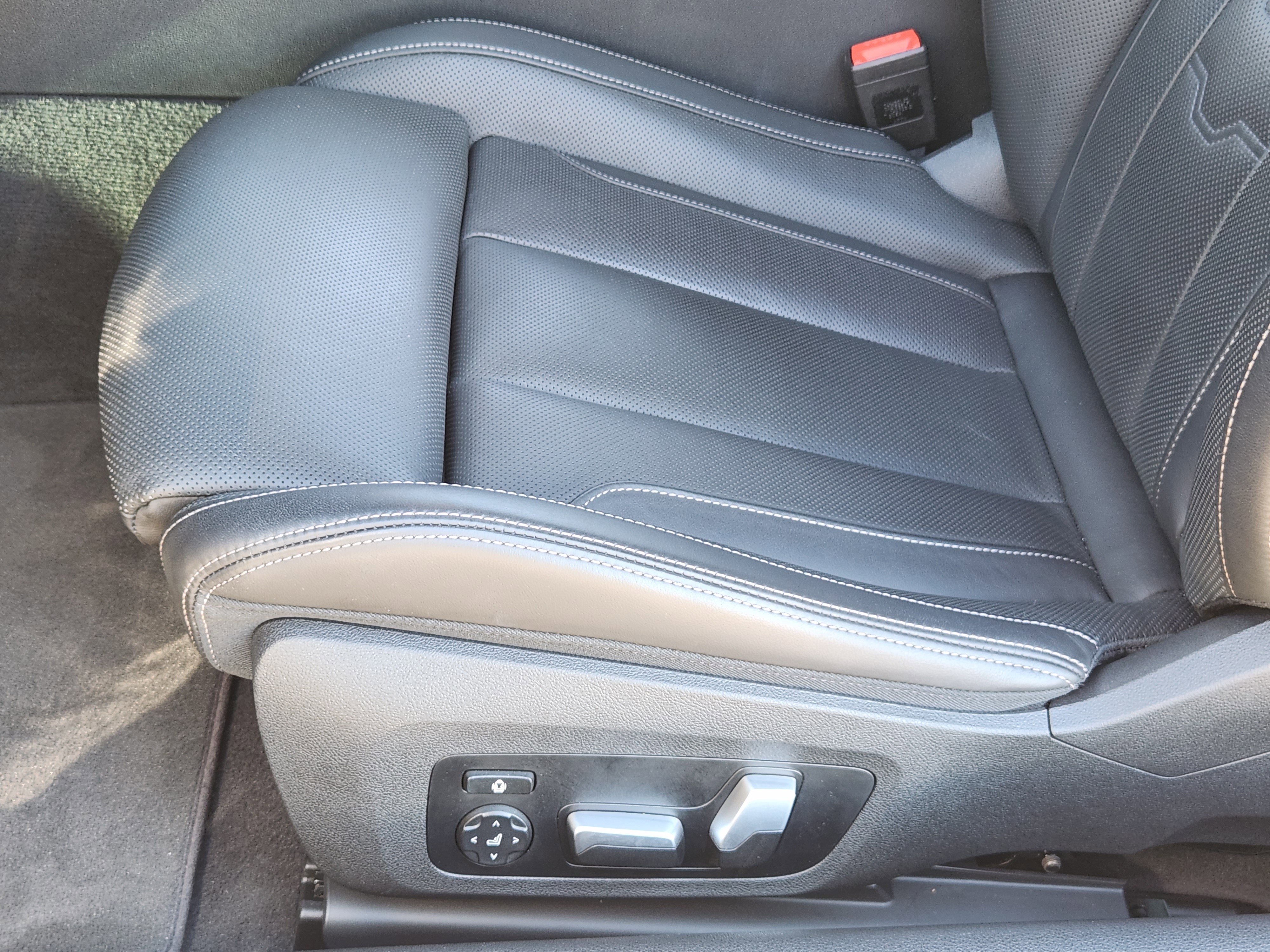 Used 2024 BMW M850i xDrive image 27