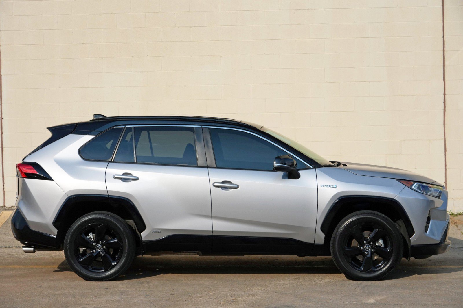 Used 2019 Toyota RAV4 XSE w/ XSE Weather Package AWD/4WD image 51